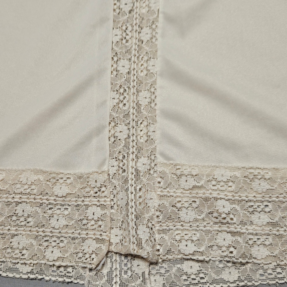 Movie Star Half Slip Womens Large Ivory Lace Trim Vintage Antron III Nylon 2081